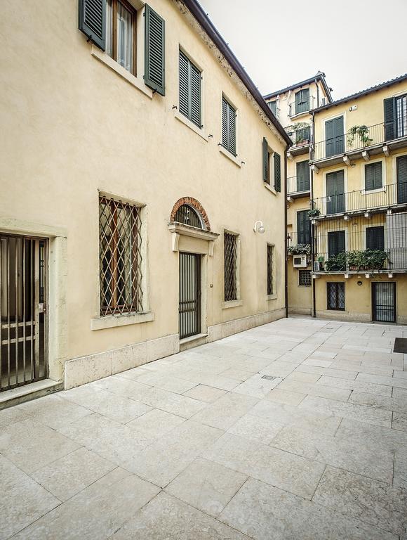 Arena Easy Suites Guesthouse Verona Exterior foto