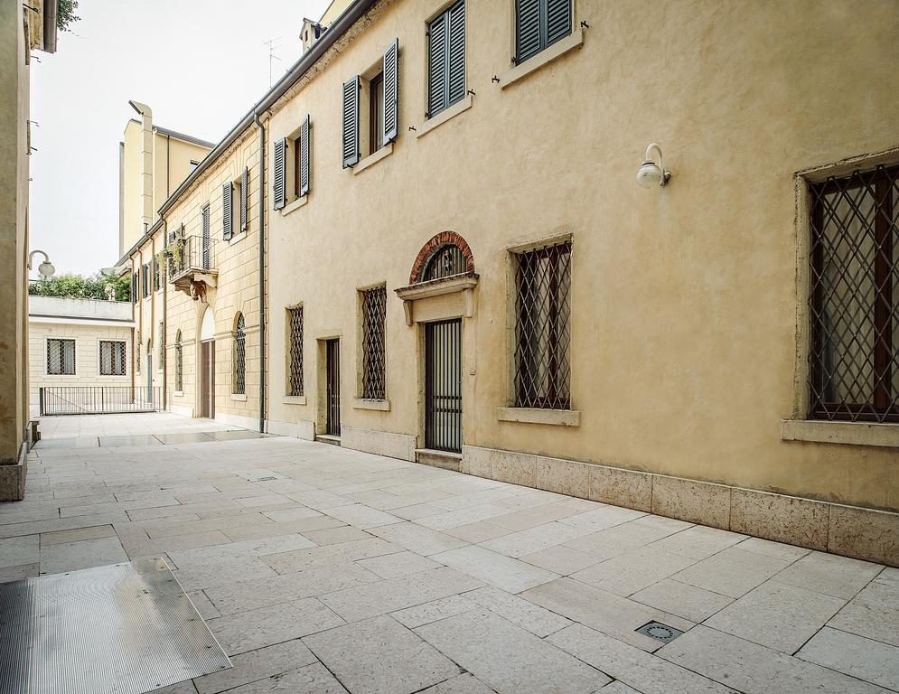 Arena Easy Suites Guesthouse Verona Exterior foto